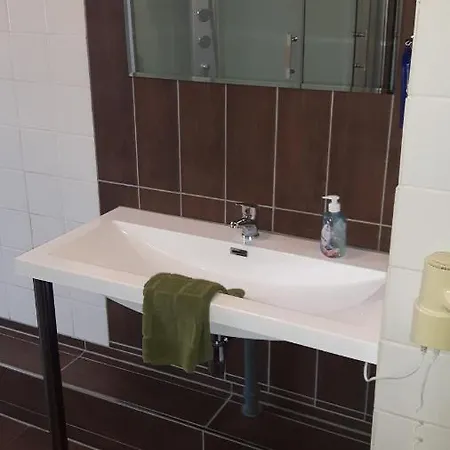 普拉格维茨霍夫膳食酒店 2*